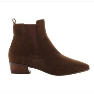 Beautiful Italian made chelsea boots
